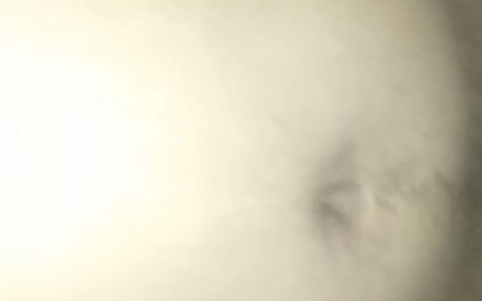 Gatita_travieza: Lezzetli süper ıslak tavukla yakın çekimde vajinamı sikiyorum