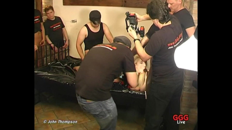 Real Porn Amateur: Ggg john thompson - cewek seksi di-gangbang habis-habisan dan dicrot di...