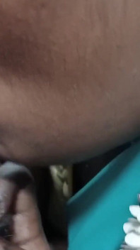 Tamil stiefmoeder werd hard anaal geneukt met haar stiefzoon die zo heet kreunt