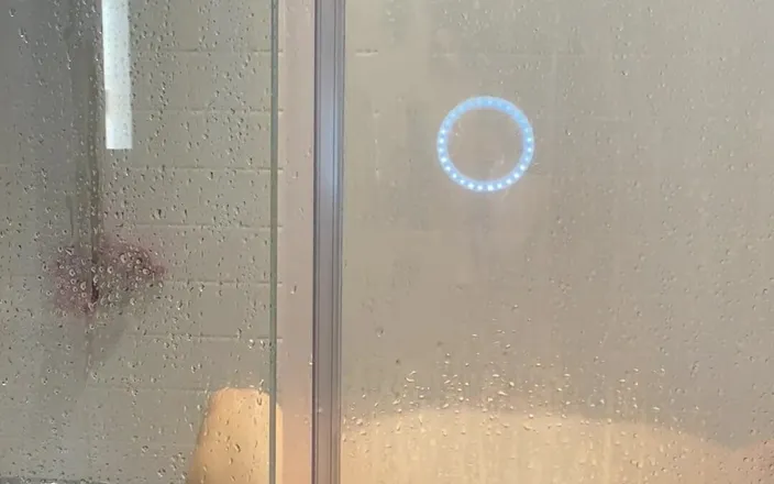 Avril Showers: Spousta hotelových pokojů pro mě Tento týden