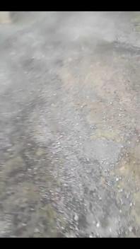 Uphill berlari dengan matahari terbenam tanpa seluar dalam