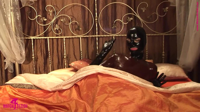 Watch4fetish: Bangun dalam lateks ketat