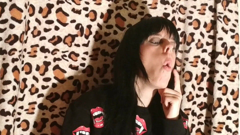 Beth Kinky: Merokok karena aku membosankan - beth kinky