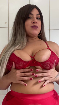 Brezilyalı büyük memeli iri güzel kadın Jennifer ve Liana salatalık sikişi lezbiyenler