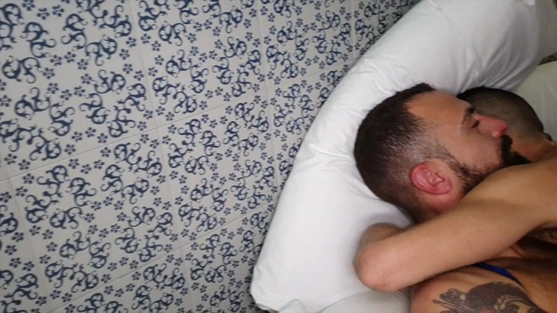 Raw sex in exhib in Madrid: Pablo Cortes usato crudo da Koldo Goran