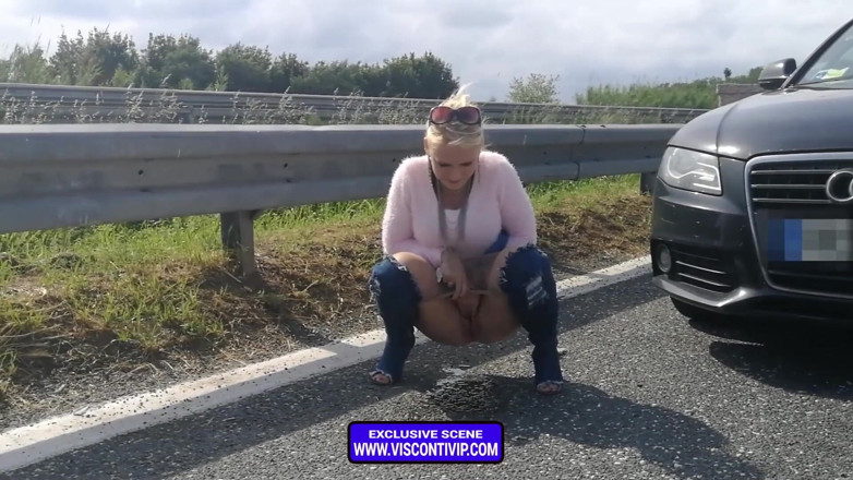 Rossella Visconti: Pissing compilation vol 3