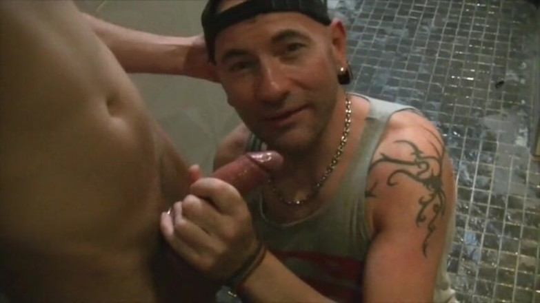 Gaybareback: Ricky Blue fuck bareback Juan in jacuzzi