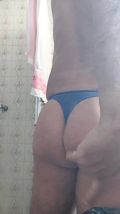 Ladysilvas: 섹시한 엉덩이를 보여주는 Ladysilva