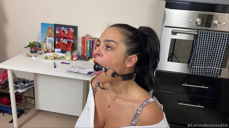 Latina Fetish: Latina dalam: Ejen Latina rahsia dalam masalah besar! (HD)