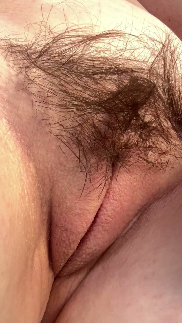Sophie James: Remojo mojado y recién afeitado ... Ven a mirar
