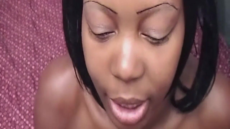 THAGSON CORE: Mogen MILf suger slarvigt tjock kuk djupt