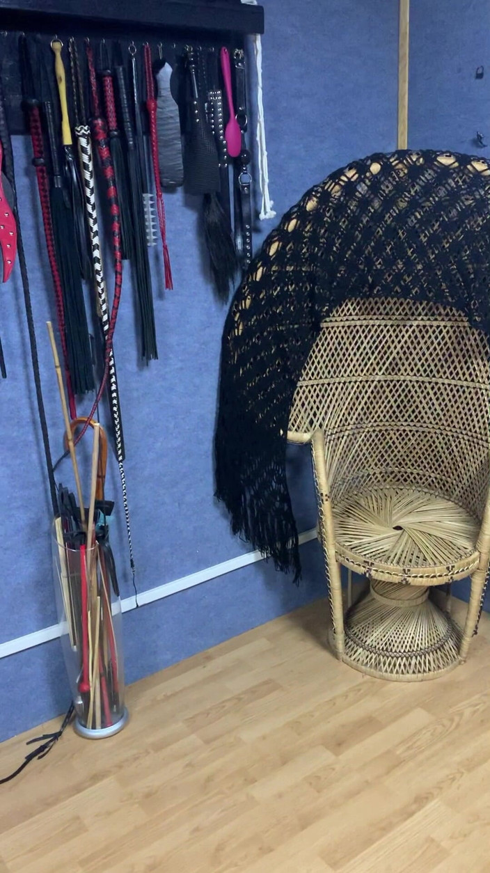 Maitresse Clara: Ich öffne dir die Türen dieses Verlieses