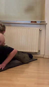 Headscissors Domination — застрял между бёдрами