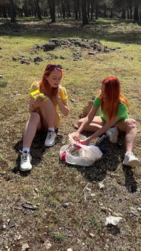 Picnic with My Girlfriend in Forest and Leave Lots of Trash