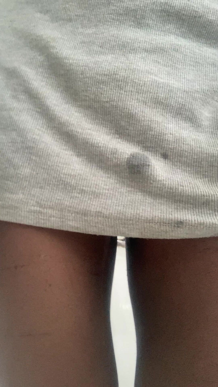 Sonitchka: Urinat cu pizda de silicon