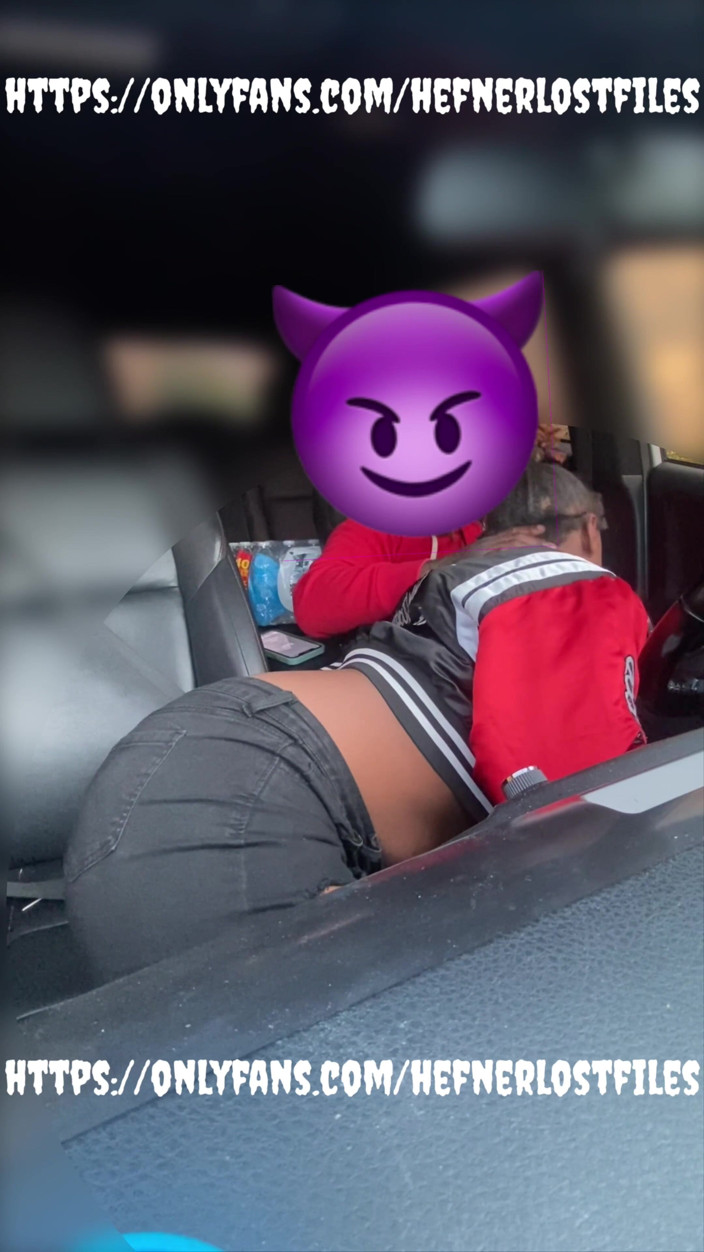 PlayboyHef: Grandes Tetas Labio Chupan Polla En Público