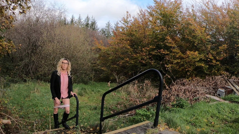 The Midnight Minx: College crossdresser bored and horny