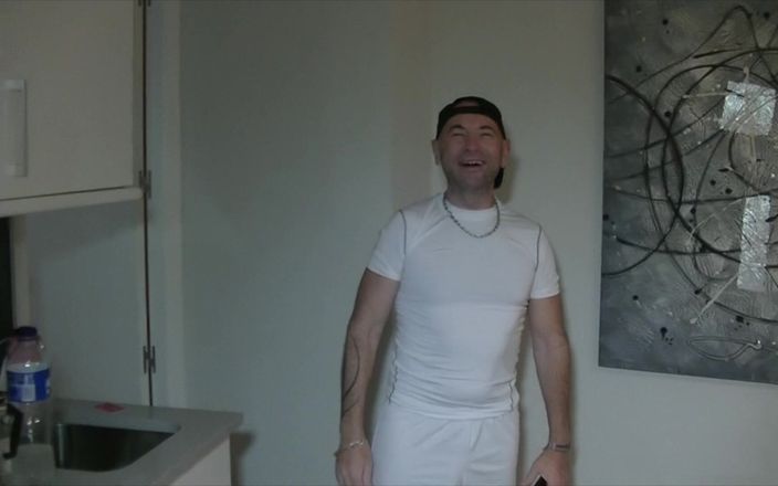 PORN FRENCH RAW FUCK CLUB X: 2326g büyük yarağınla beni prezervatifsiz mi sikmek istiyorsun?