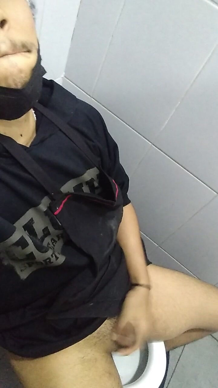 AlexAlejandro13: मैं तुम्हें बाथरूम में सींग का बना देता हूँ