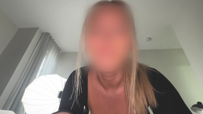 AlexSinner: Parte 2 Il fratellastro mi scopa