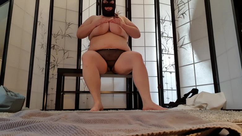 Dirty Jade: 脱衣后潮吹