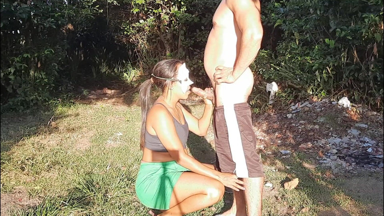 Novinha Insaciavel: O bastardo me levou para a floresta e comeu minha...