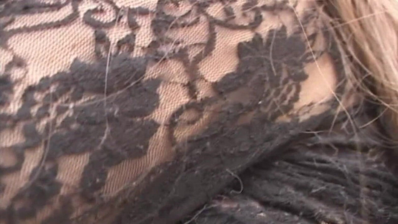 Real Home Made: Amateur brunette gives a blowjob and gets creamed on the...