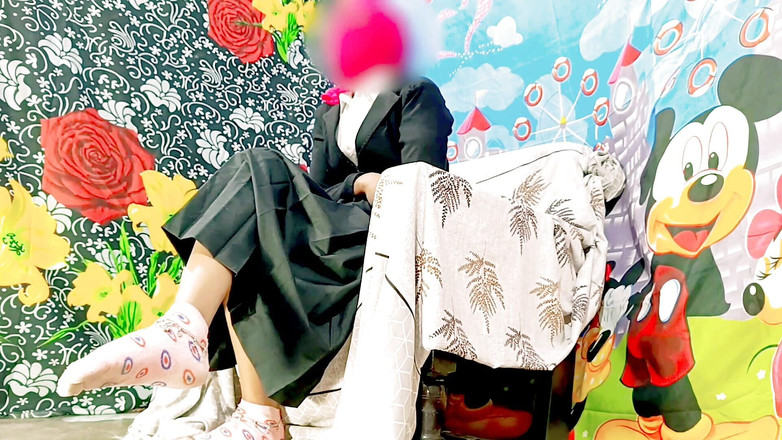 Rakul008: Muhteşem tution öğretmeni Suhani büyük memeli desi Hintli tution için geldiğinde...