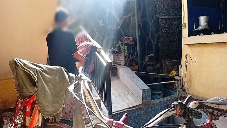 Famly sex: Mẹ kế của cô ấy rất phấn khích