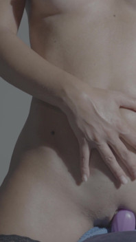 Me Subo a Mi Vibrador Para Un Orgasmo Intenso