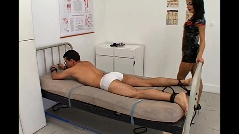 TRANS-ATLANTIC: 变性人肛交按摩