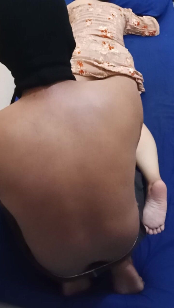 Angelina Pop: Follando a la chica de un vecino mientras toma un...