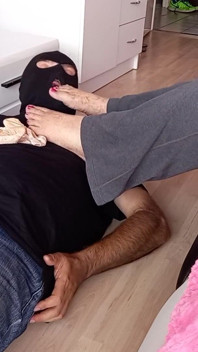 Worshiping the feet of a SSBBW