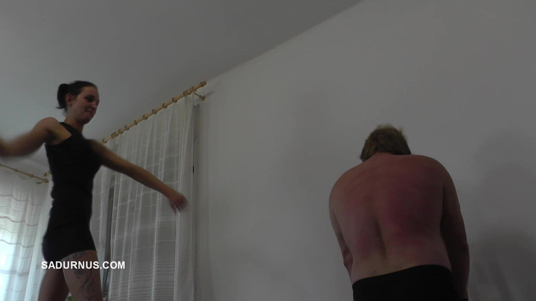 Sadurnus: 여주인 Dyanna의 새로운 채찍