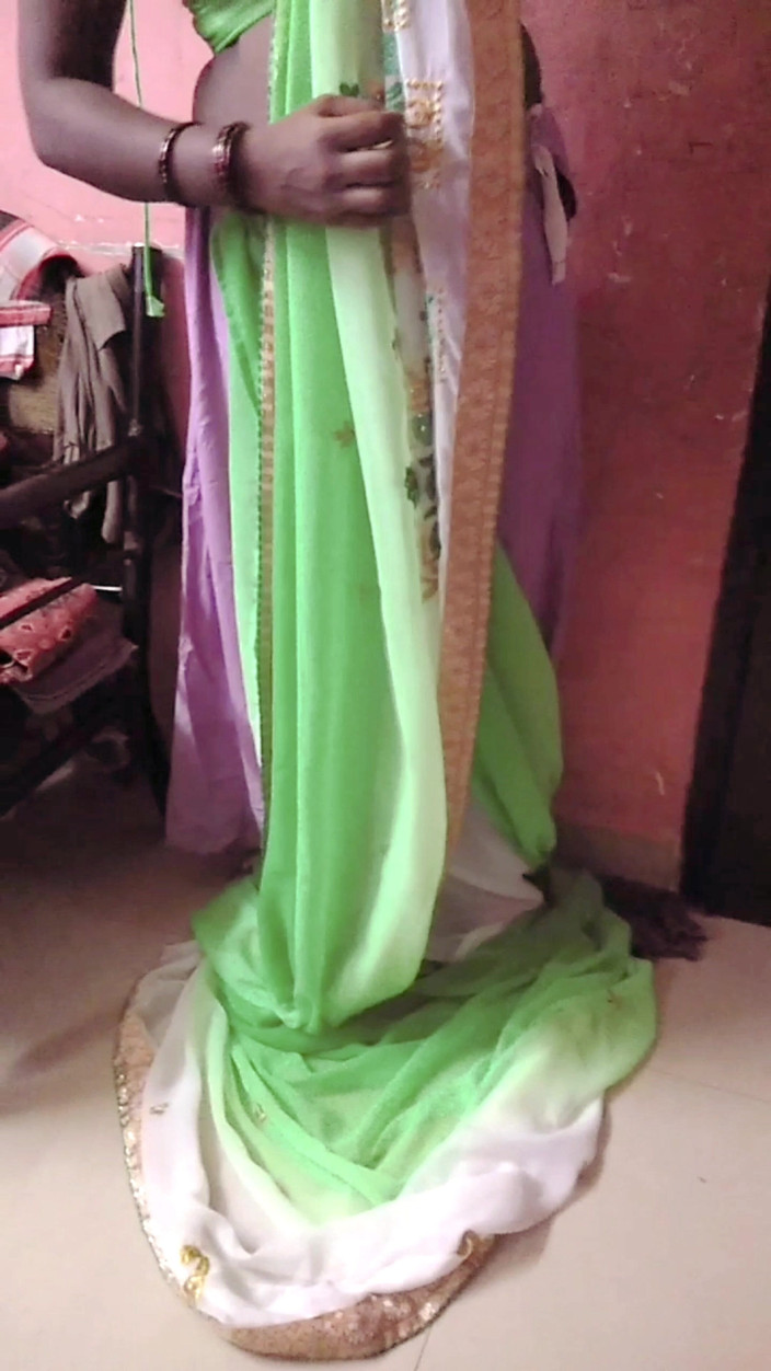 RenuRaj: Desi Tamil Slut moglie renu senza reggiseno camicetta &amp; No mutandine...