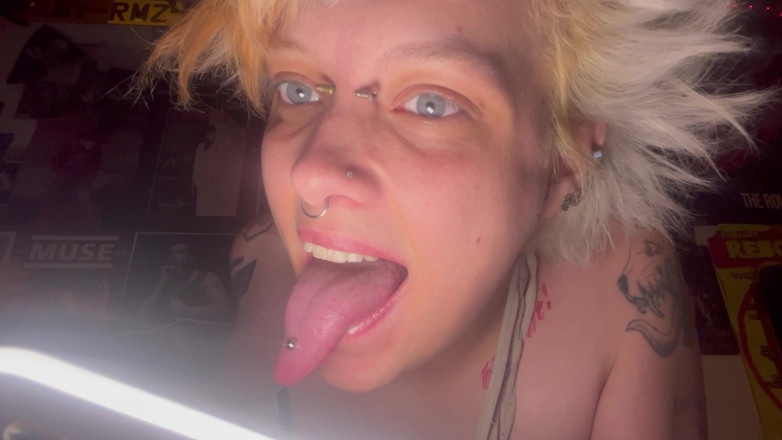 Glitterqueen1999: Gotická dívka, prohlídka úst bez make-upu! Zuby jazyka 