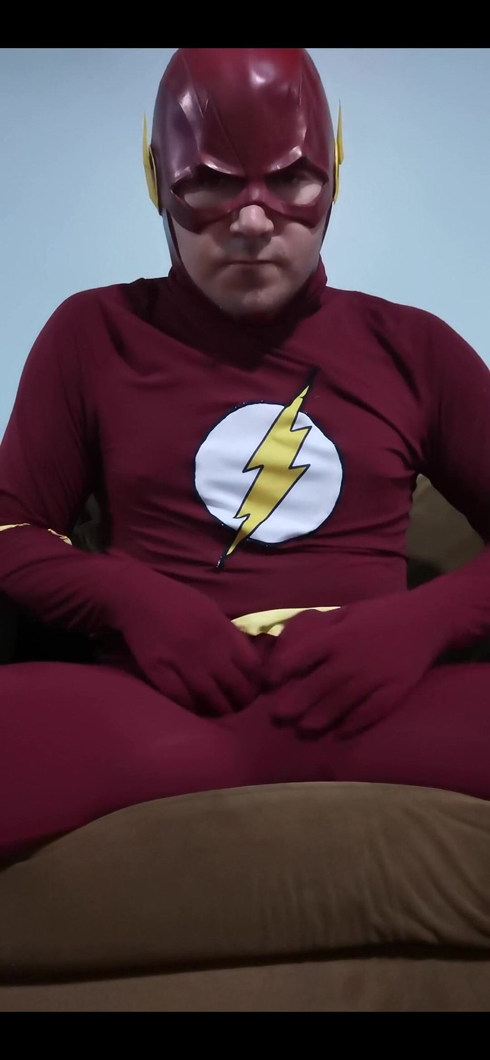 Rokkuman: Blixten Cosplay runkar av