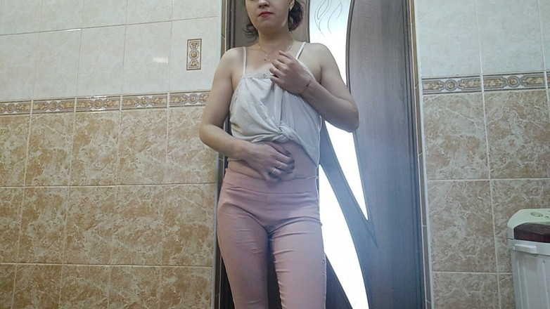 DirtyLubov: Pissing in the Pants