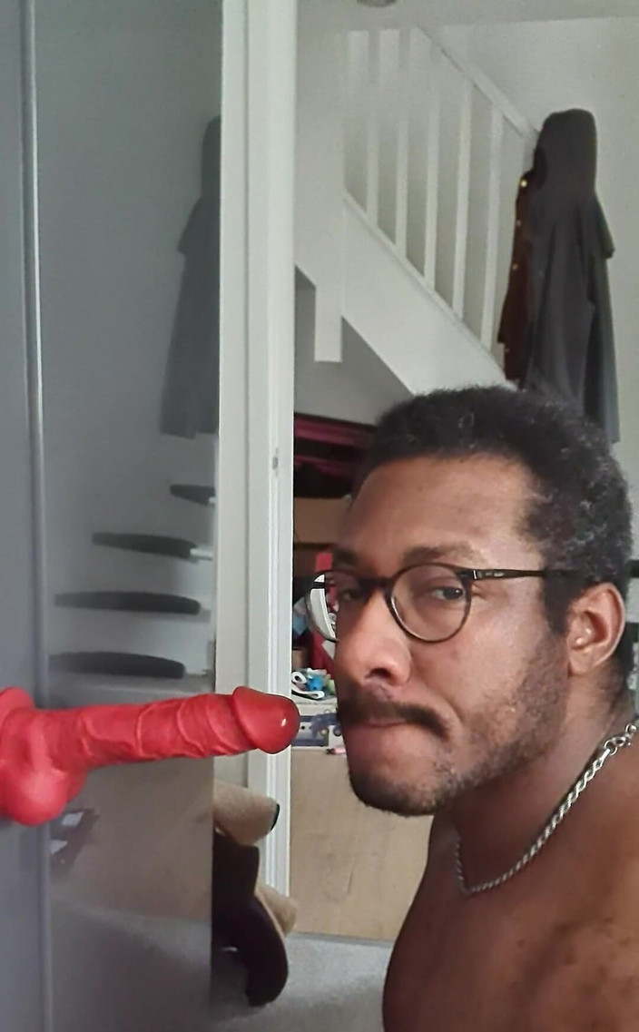 Amadeus: Punya dildo merah besar 8,5" baru