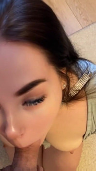 我可爱的继妹又帮我射在她脸上！