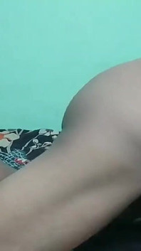 Desi mädchen Priya missionarsstellung ficken und süße möpse spielen zu hause