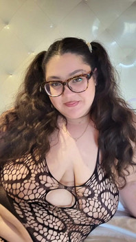 La calda nuova bbw mimi ray viene scopata in gola e sborrata dentro da un anziano nero