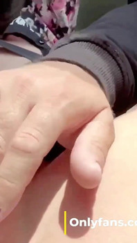 Wife Pays Taxi with a Blowjob. Taxi Driver Ejaculates in the Mouth While the Husband Watches. Wife Flash and Seduce in a Taxi