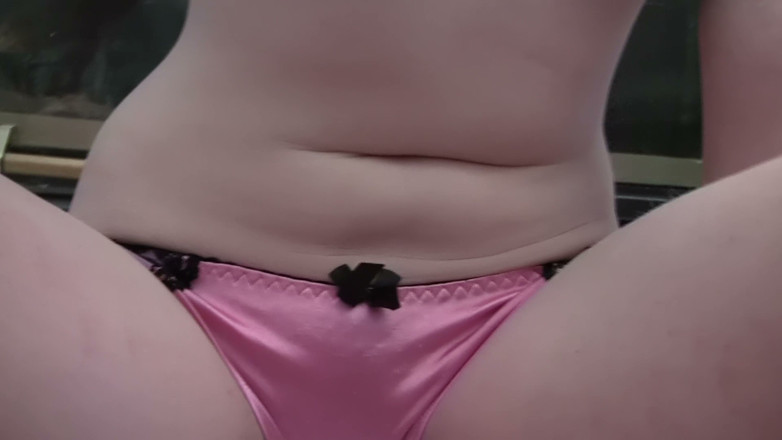 Self Love Top Solo Girls: Amador banheiro selfie - calcinha rosa e buceta raspada
