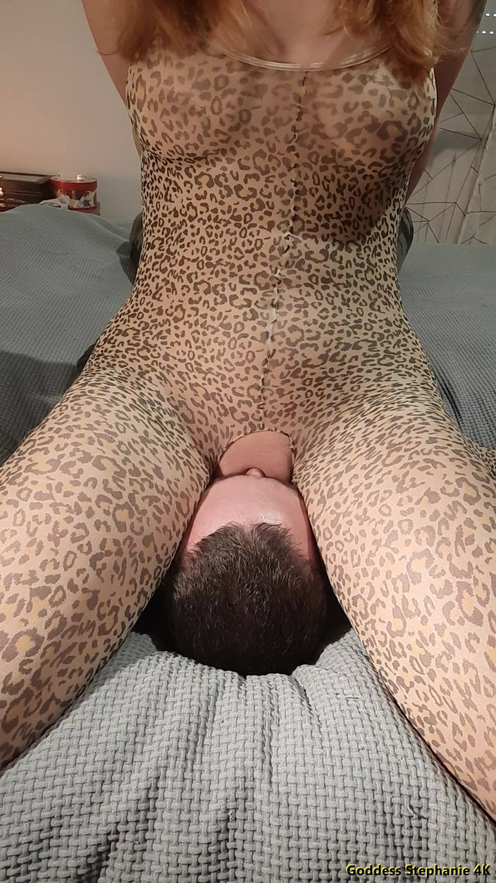 goddess82: Leopard Facesitting！