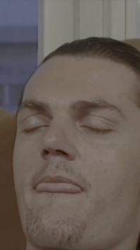 Mai întâi vorbesc despre muncă, apoi sunt la birou