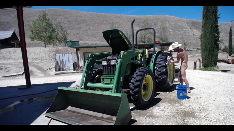 Joe Iandola: Tractor Chaturbate Show