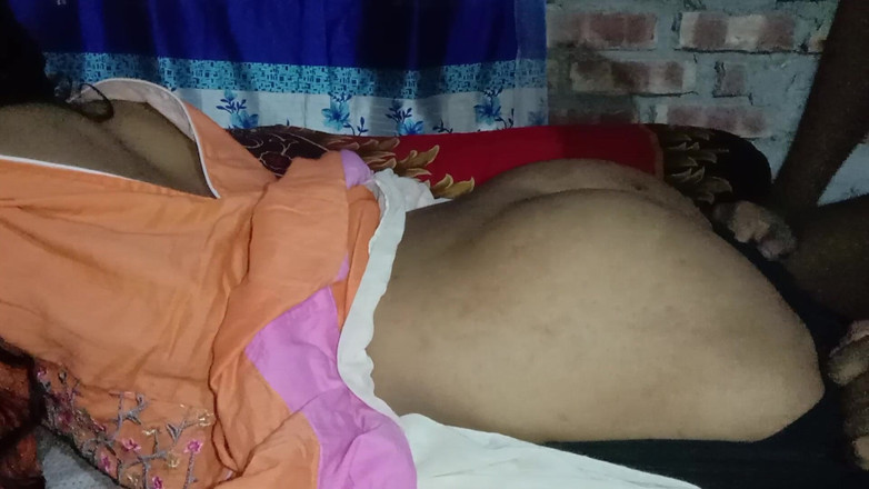 Deshi women: Poprvé sex moje vysokoškolská přítelkyně přijde do mého domu šukat moji...