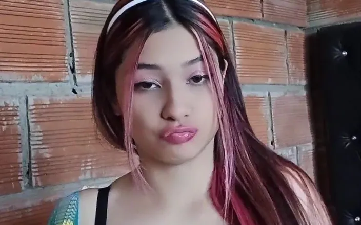 Yulieth Gomez: College Student Sends Video of Her New Dildo to the...