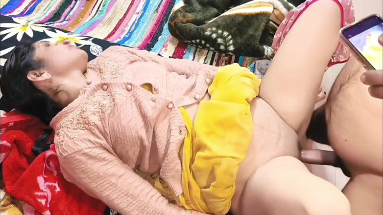 Janvibhabhii: 印度妻子为丈夫的升职与丈夫的老板浪漫并发生性关系